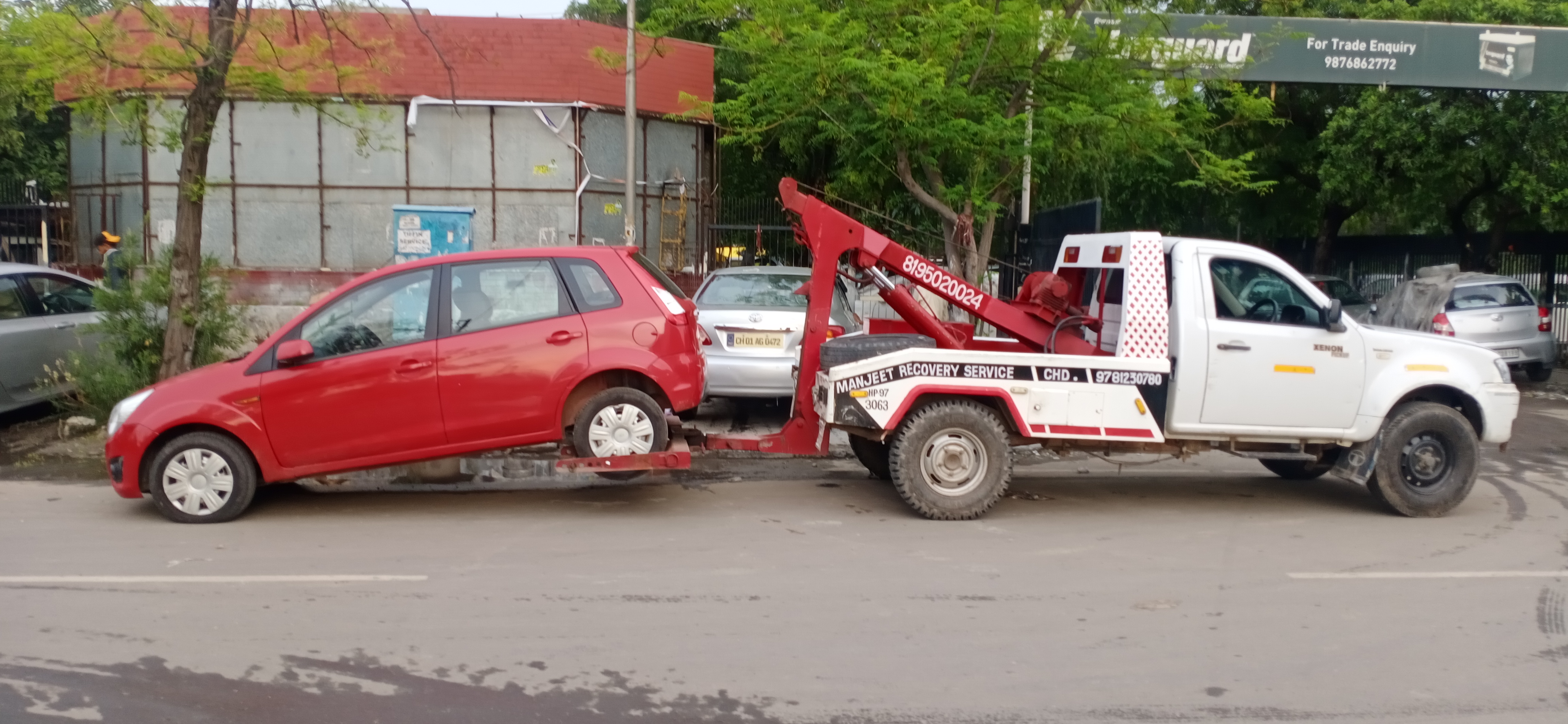 Car Towing Service In Zirakpur  | Manjeet Towing Services | Best Car Towing Service In Zirakpur, Top Car Towing Service In Zirakpur, Towing Service In Zirakpur, Car Breakdown Service In Zirakpur, Car Tochan Service In Zirakpur  - GL76824